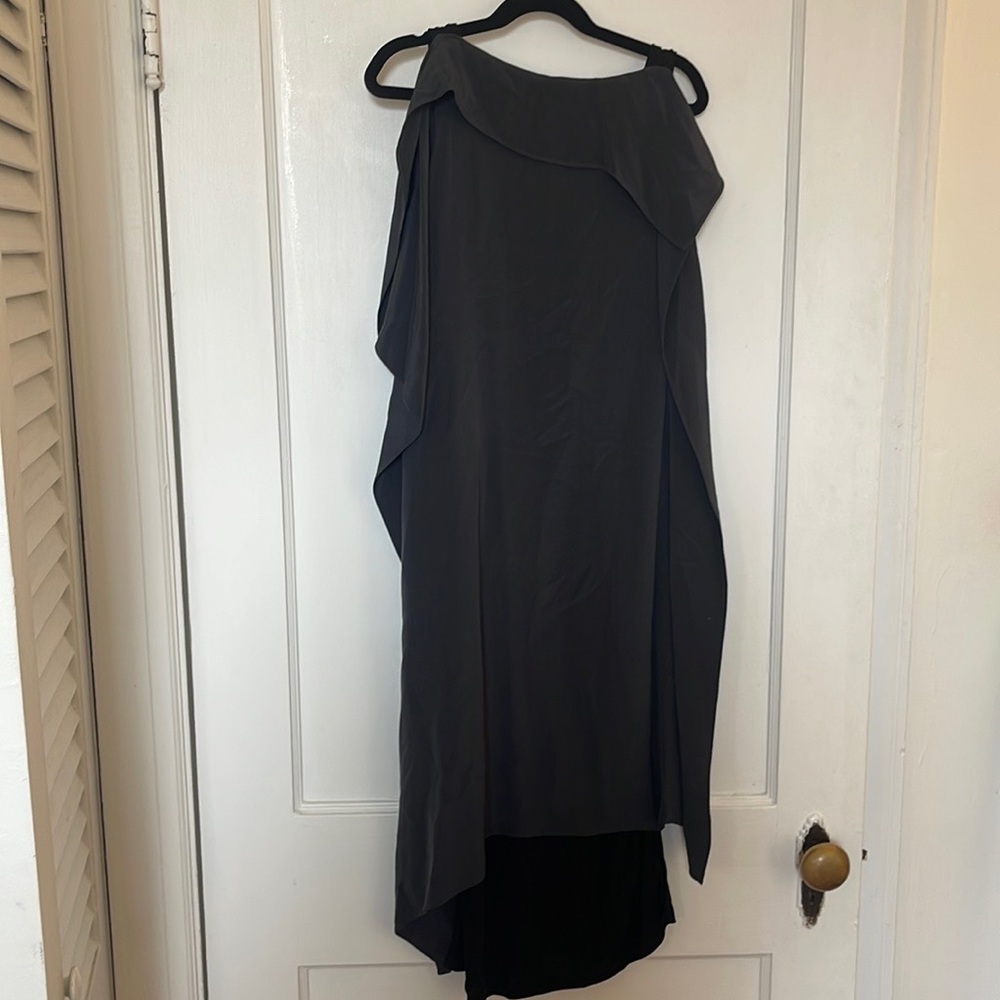 Beautiful flowy Phillip Lim dress that’s deep navy in front and black in back XS